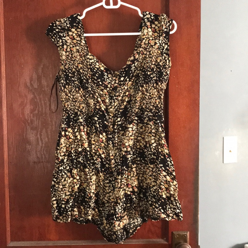 Floral print smocked romper